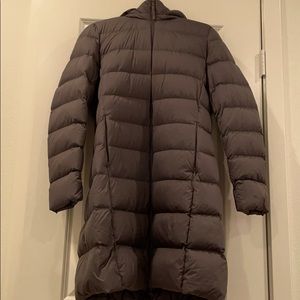 Like new Uniqlo ultra light down parka size L